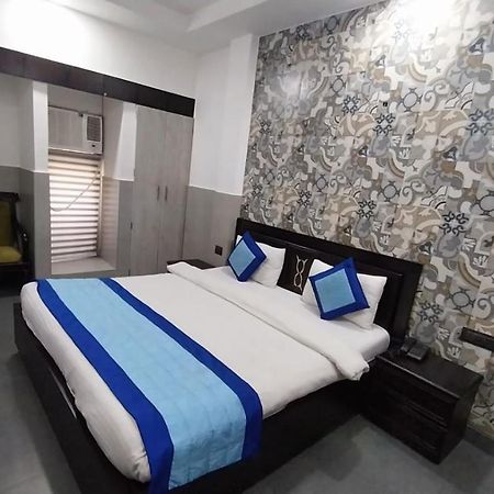 Hotel Crystal Palace Νέο Δελχί Εξωτερικό φωτογραφία